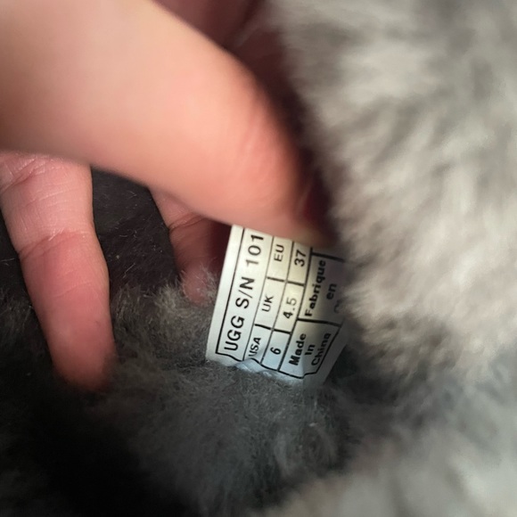 Ugg minis! - Picture 3 of 3